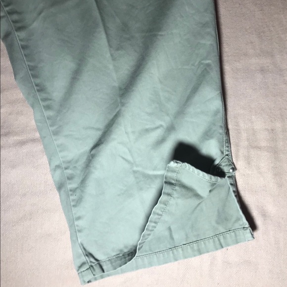 Capris - Picture 4 of 10